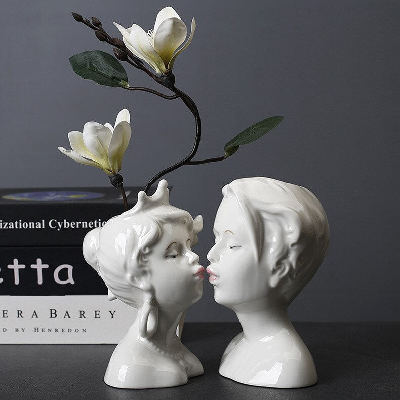 Eloquent Embrace: Modern Ceramic Head Vase & Lovers' Kiss Statue - A Fusion of Art and Functionality for Contemporary Spaces