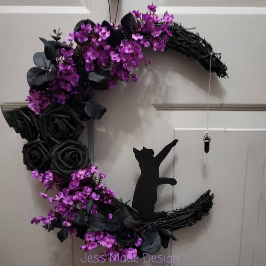 Mystic Meniscus Cat Wreath - A Whimsical Halloween Embrace for Your Door