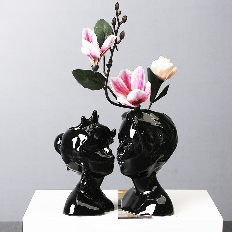 Eloquent Embrace: Modern Ceramic Head Vase & Lovers' Kiss Statue - A Fusion of Art and Functionality for Contemporary Spaces