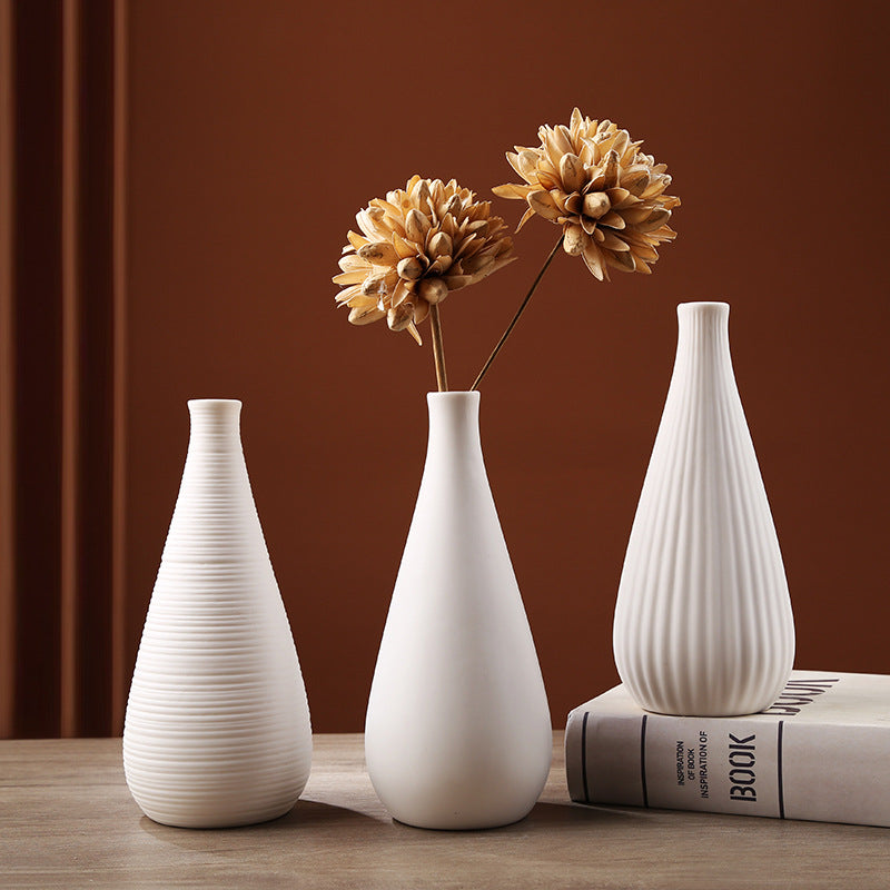 Elegant Simplicity - Ceramic Vase for Your Tranquil Living Room