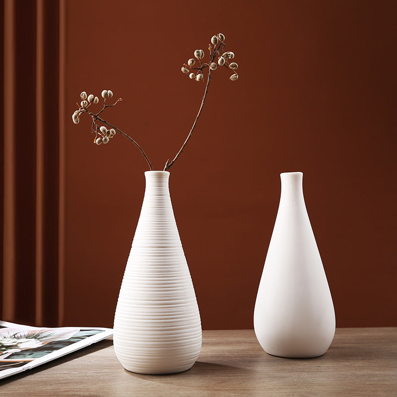 Elegant Simplicity - Ceramic Vase for Your Tranquil Living Room